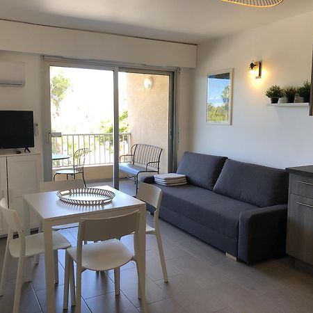 Holidays Hyères Habitación foto
