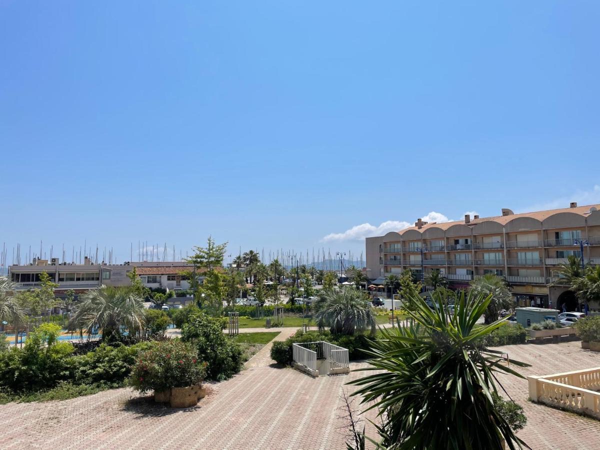 Holidays Hyères Exterior foto