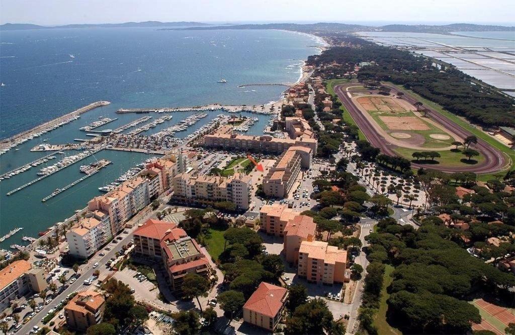 Holidays Hyères Exterior foto