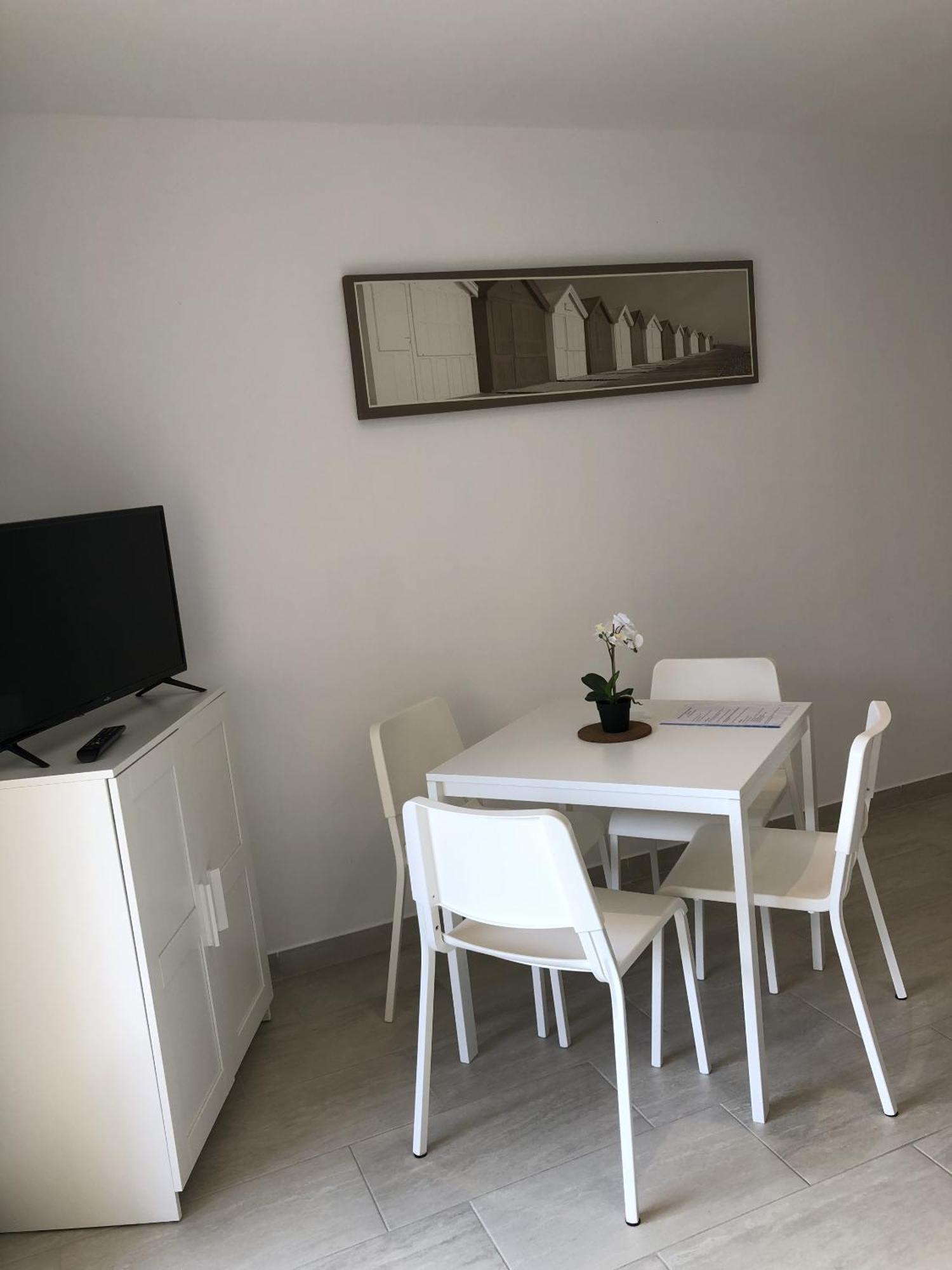 Holidays Hyères Habitación foto