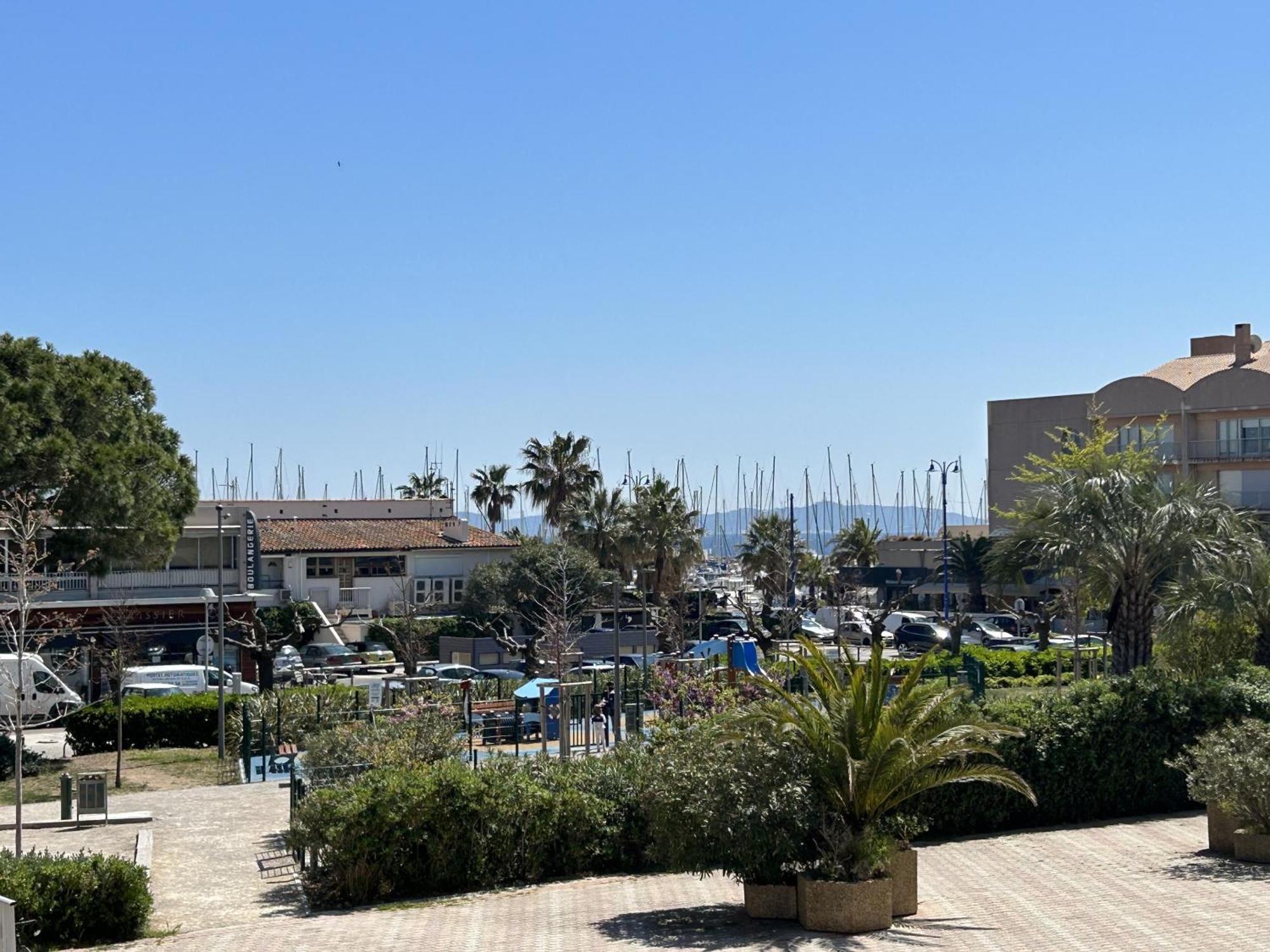 Holidays Hyères Habitación foto